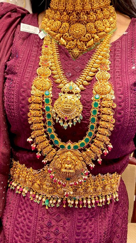 GAJENDRA JEWELLERS (@gajendrajewellers1996) | Instagram Bride Bangles, Gajendra Jewellers, Amazing Places On Earth, Bridal Choker, South Indian Jewellery, Necklace Wedding, Gold Jewelry Indian, Kundan Jewellery, Temple Jewellery