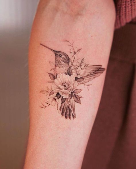 Hummingbird Flower Tattoos, Voll Arm-tattoos, Bird And Flower Tattoo, Dahlia Tattoo, Tattoo 2022, Bird Tattoo Meaning, Bird Tattoos For Women, Vogel Tattoo, Tiny Tats