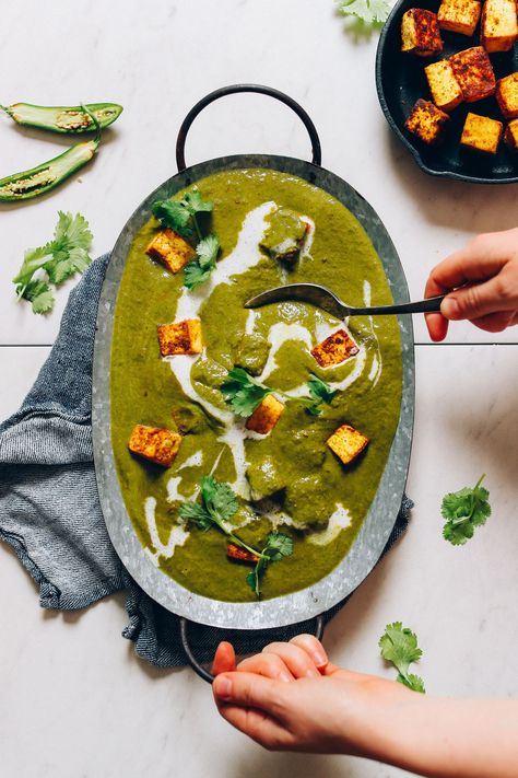 AMAZING Vegan Palak Paneer with Tofu! 30 minutes, wholesome ingredients, EASY + BIG flavor! #vegan #glutenfree #palakpaneer #tofu #curry #minimalistbaker #recipe Coconut Naan, Vegan Palak Paneer, Curried Tofu, Vegan Diner, Veg Recipes Of India, Tofu Curry, How To Press Tofu, Garlic Naan, Vegan Tofu