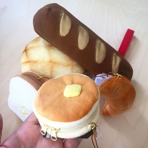 Melon Pan, Choco Biscuit, Food Accessories, Slice Of Bread, Coin Pouch, Cute Bags, Cute Food, Cool Items, Things To Buy