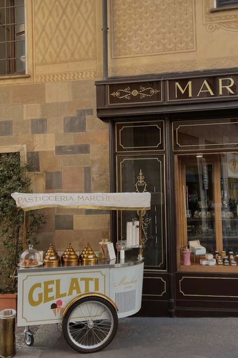 Amor E Gelato, Love And Gelato, Italy Vibes, Italian Aesthetic, Italian Street, Italian Life, Italy Holidays, Story Ig, Living In Europe