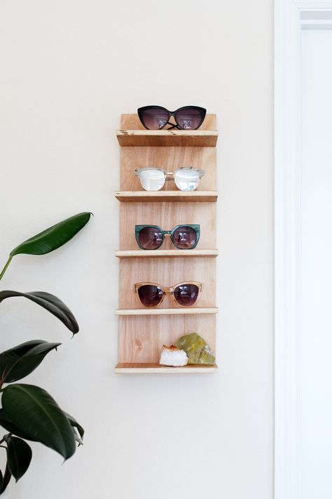 Diy Sunglasses Holder, Diy Sunglasses, Advanced Woodworking Plans, Diy Organizer, Sunglasses Organizer, Sunglasses Display, Sunglasses Storage, Woodworking Projects That Sell, Beginner Woodworking Projects