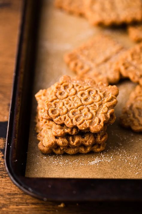 Speculoos Cookies - Baker Street Society Mini Lemon Tarts, Christmas Notebook, Speculoos Cookies, French Cookies, Pumpkin Spice Cookies, Embossed Rolling Pin, Cookie Spread, French Desserts, Delicious Cookie Recipes