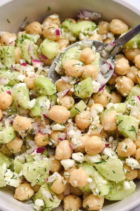 Healthy Cold Dinner Recipes, Make Ahead Side Dishes For A Crowd, Cold Vegetable Salad, Picnic Foods For A Crowd, Large Meals For A Crowd, Chickpea Cucumber Feta Salad, Pancake Recipies, Healthy Potluck Recipes, Chickpea Cucumber