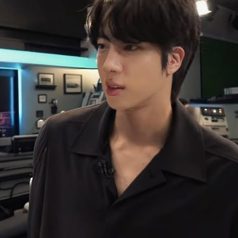 Kim Jin, Handsome Prince, Seokjin Bts, Seoul Korea, Worldwide Handsome, Bts Jin, Foto Bts, 2000s Movies Aesthetic, Bts Pictures