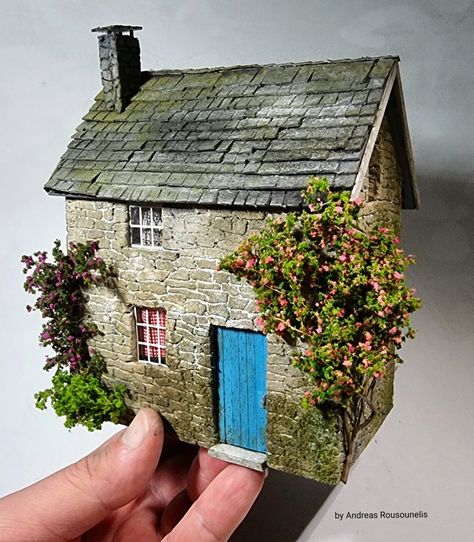 Cardboard Cottage Diy, Clay Cottage, Miniature Cottage, Driftwood Art Diy, Clay Fairy House, Fairy House Diy, Pottery Houses, Dollhouse Projects, Cardboard House