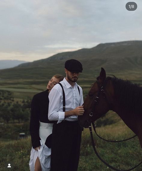 Horse Photography Poses Couple, Couples With Horses Photo Ideas, Couple With Horses Photography, Horses Engagement Photos, Couple Shoot With Horse, Horse Photoshoot Ideas Couple, Vineyard Photoshoot Couple, Couples Horse Photoshoot, Wedding Photos With Horses