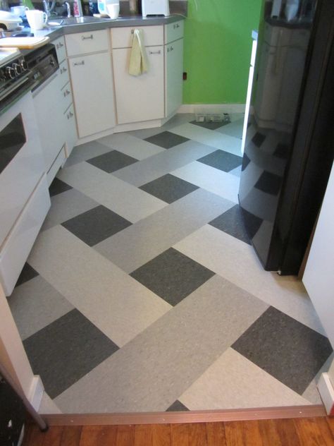 Finished kitchen basketweave Floor tile ratioused here: 4 dark:3 medium:2 light Vct Flooring, Marmoleum Floors, Vct Tile, Grey Floor Tiles, Peel And Stick Floor, Flooring Inspiration, Linoleum Flooring, Basement Flooring, Kitchen Floor Tile