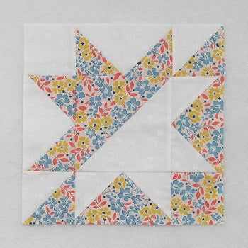 The Split Star Quilt Block - Free Tutorial for 2 Sizes and 2 Methods Pinwheel Quilt Block, Quilts Blocks, Christmas Quilting, Stars Quilt, Nine Patch Quilt, Quilting Designs Patterns, Bed Quilt, Pinwheel Quilt, Star Quilt Blocks