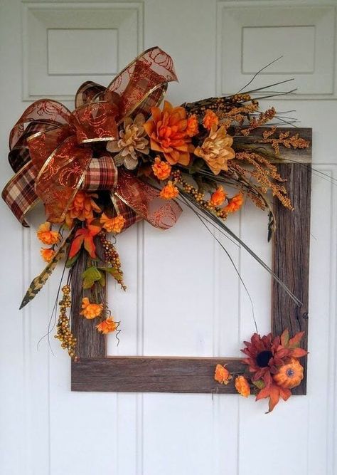 Decoration Vitrine, Picture Frame Crafts, Fall Frames, Thanksgiving Decorations Diy, Stick Crafts, Wreath Frame, Diy Thanksgiving, Fall Thanksgiving Decor, Fall Deco