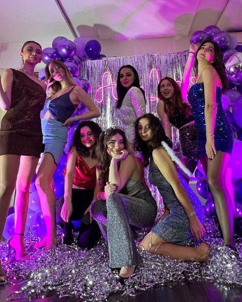 Euphoria Dress Outfits, Euphoria Party Ideas, Euphoria Outfits Party, 20s Life, Euphoria Style, Euphoria Party, Sweet 16 Outfits, 18th Birthday Party Themes, Sweet Sixteen Birthday Party Ideas