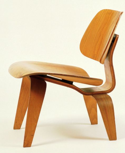 Charles and Ray Eames, 1945, LCW (Lounge Chair Wood), molded plywood, rubber, Herman Miller Furniture. Eames Lcw Chair, Lcw Chair, Eames Plywood Chair, Eames Lcw, Eames Furniture, Herman Miller Furniture, Charles Ray Eames, Vitra Design Museum, Plywood Chair