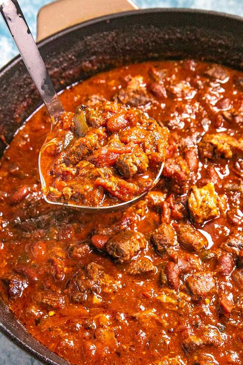 This brisket chili is bursting with fire-roasted tomatoes, a flavorful blend of spices, and tender chopped brisket, hearty comfort with every bite. Brisket Chili Recipe, Chili Spice Mix, Winning Chili Recipes, Brisket Chili, Chili Spices, Chili Recipe Crockpot, Chilli Recipes, Chili Soup, Sloppy Joes Recipe