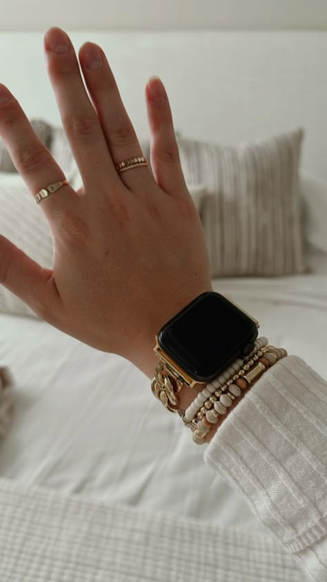 How To Wear Bracelets With Apple Watch, Dainty Apple Watch Band, Apple Watch And Bracelets Aesthetic, Applewatch Fashion, Apple Watch Aesthetic, Gold Apple Watch Band, Gold Apple Watch, Gold Apple, Classy Jewelry