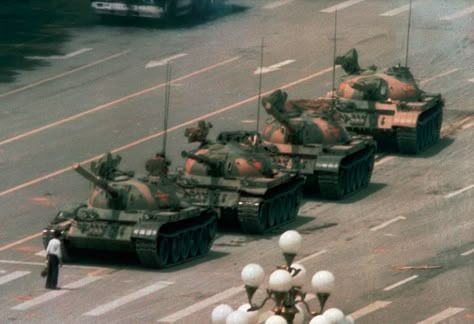 Chinese Tanks, Tiananmen Square, Steve Mccurry, Anti Government, Historical Pictures, Iconic Photos, Man Photo, Leica, Historical Photos