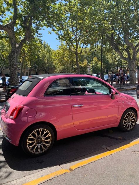 Cute Cars Exterior, Aesthetic Car Exterior, Cute Car Exterior, Small Cars For Women, Pink Porche, Pink Fiat 500, Pink Sport Cars Aesthetic, Fiat 500 Pink, Cute Small Cars