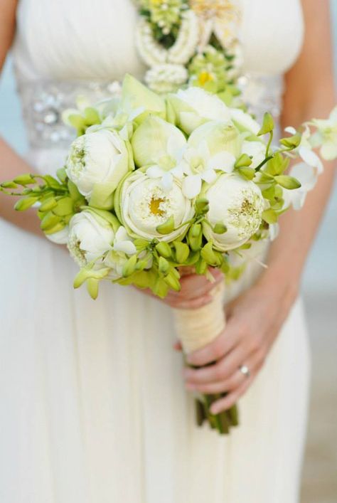 Zazen - thai lotus flowers. #zazensamuiwedding #zazensamui #weddings White Bridal Shower, Bridal Ideas, Bridal Shower Diy, Bouquet Bridal, Diy Wedding Bouquet, Diy Wedding Flowers, White Wedding Flowers, White Lotus, Lotus Flowers