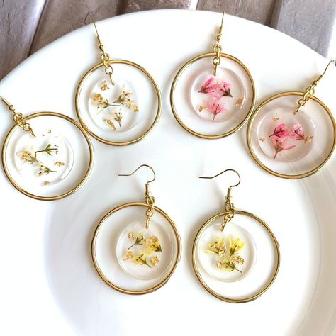 Resin Dried flower earrings, pressed flower earrings, Dangle earrings, , Real flower earrings - Etsy Швеция Hair Resin Jewelry, Hair Resin, Resin Jewerly, Dried Flower Earrings, Flower Earrings Dangle, Mustard Seed Jewelry, Real Flower Earrings, Pressed Flower Earrings, Flower Resin Jewelry