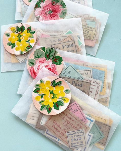 The Paper Tabby on Instagram: “SOLD OUT Vintage postmark pack 🌸 25 postmarks from the 1920-1970s in a little glassine envelope 🌸 perfect little detail to add to your…” Diy Ephemera, Envelope Craft, Penpal Ideas, Retro Crafts, Card Inspo, Glassine Envelopes, Journal Inspo, Handmade Journals, Junk Journaling