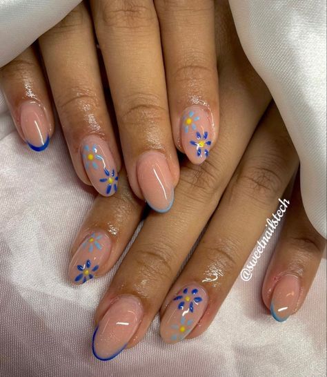 Mexican Almond Nails, Mini Flower Nails, Mexican Flower Nails, Mexican Flowers, Girly Acrylic Nails, Short Square Acrylic Nails, Pedicure Nails, Square Acrylic Nails, Flower Nails