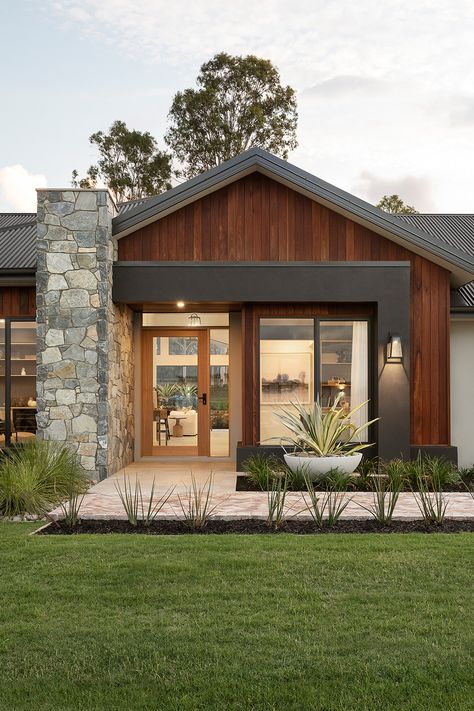 Modern Brick Farmhouse, Modern Home Ideas Exterior, Australian Houses Exterior, Contemporary Country Home Exterior, Modern Australian Home Exterior, Organic House Exterior, Acreage Home Facade, Organic Modern House Exterior, Australian Facade