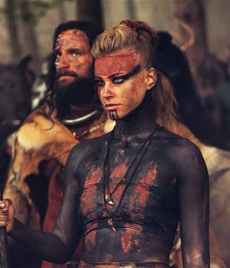 Jeanne Goursaud Barbarians, Viking Woman Cosplay, Viking Women Makeup, Viking Makeup Men, Thusnelda Barbarians, Male Viking Makeup, Viking Woman Hair, Viking Woman Makeup, Viking Warrior Makeup