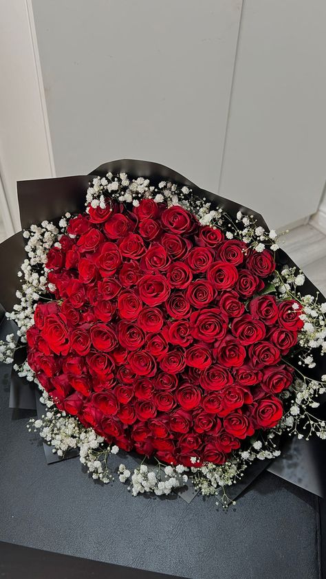 Gifts – Bouquet Corner Different Color Roses, Roses Bouquet Gift, Luxury Bouquet, Luxury Flower Bouquets, Money Bouquet, Handmade Bouquets, Flower Gift Ideas, Red Rose Bouquet, Flowers Bouquet Gift