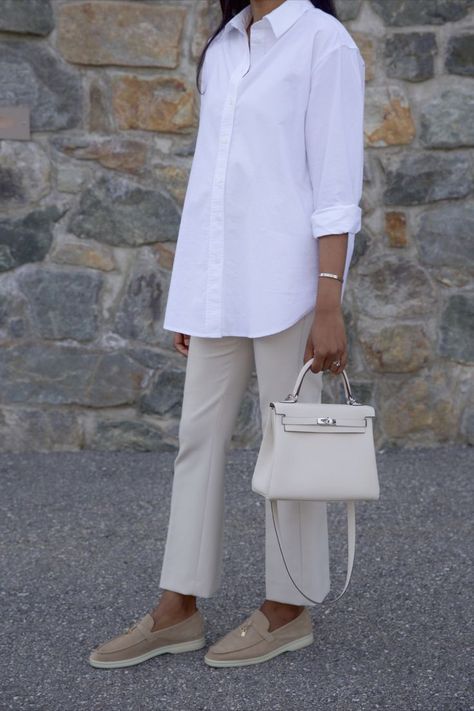 Neutral Summer Outfits, Hermes Kelly 25, Oversized White Shirt, White Shirt Outfits, Elegant Outfit Classy, Casual Chique, Office Outfits Women, Old Money Style, Outfit Look