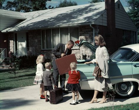 1950s Family: It should say "ideal 1950s family." This would have been upper middle class, or solid middle class. Ulm, Volkswagen Beetles, Richest In The World, Vintage Vw, Foto Vintage, Us Cars, Middle Class, Vintage Life, American Dream