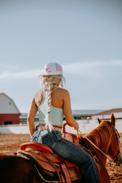 Solid Crop Tank Top, Leah Fish, Cowgirl Photoshoot, Foto Cowgirl, Cute Country Couples, Western Photoshoot, Shein Haul, Cowgirl Pictures