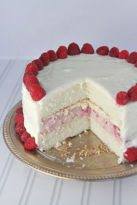 Raspberry Cheesecake Cake, Cheesecake Cake Recipes, Bolo Red Velvet, Cake Hacks, Raspberry Recipes, Cheesecake Cake, Fresh Raspberries, Raspberry Cheesecake, Monkey Bread