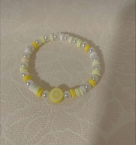 Trendy Bracelets Clay Beads, Summer Bracelets Beads Ideas, Clay Bead Projects, Braslets Designs Beads, Ideas For Bracelets With Clay Beads, Clay Beed Bracelet Ideas, Braclet Ideas Clay Bead Preppy, Clay Bead Bracelet Ideas Pictures, Clay Bead Choker Ideas