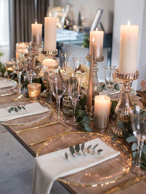 Pretty Christmas Table Decoration Ideas 2020 | Christmas Table Setting Modern Christmas Dinner Table, Elegant Dinner Setting Ideas, Dining Setting Ideas, Christmas Table Design Ideas, Christmas Tablescapes Modern, Christmas Elegant Table Settings, Table Settings New Year, Christmas Decor Ideas For Table Settings, Dining Room Centerpiece Everyday Modern