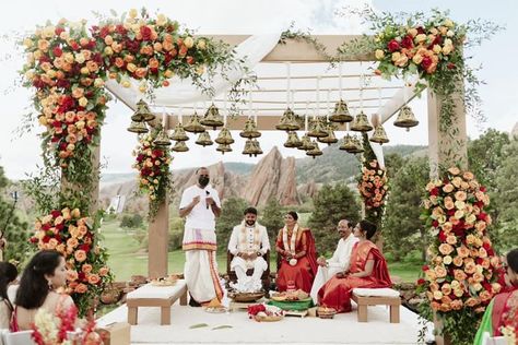 Mountain Destination Wedding, Hindu Outdoor Wedding Decorations, North Indian Wedding, Indian Mountain Wedding, Outdoor Mountain Wedding, Mountain Wedding Mandap, South Indian Wedding Decorations Mandap Outdoor, Outdoor Hindu Wedding, Indian Outdoor Wedding Decor