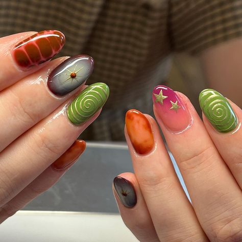 Georgia Cotterill | Nail Art Specialist | 🍊& 🍋 | Instagram Autumn Nail Inspo Aesthetic, Fun Autumn Nails, Green Autumn Nails, Nails Fun, Hippie Nails, Easy Nails, Grunge Nails, Nails Fall, Gel Nail Designs