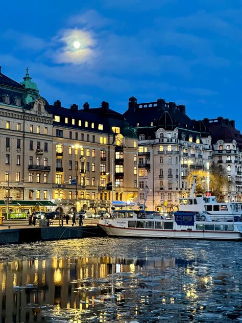 Stockholm Aesthetic Apartment, Stockholm Aesthetic Style, Stocklom Aesthetic, Stockholm Sweden Summer, Life In Sweden, Stockholm At Night, Stockholm Sweden Travel, Sweden Travel Aesthetic, Stockholm Summer Aesthetic