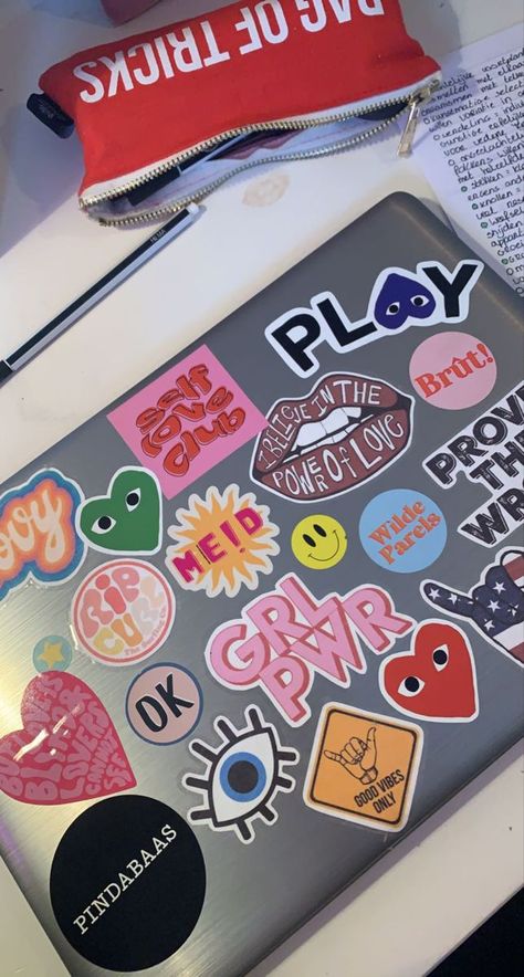 Computers With Stickers, Sticker On Laptop Ideas, Sticker Laptop Case, Decorating Ipad Case With Stickers, Etsy Aesthetic Icon, Decorating Laptops With Stickers, Computer Case Stickers, Computer Decoration Ideas Stickers, Stickers On Computer