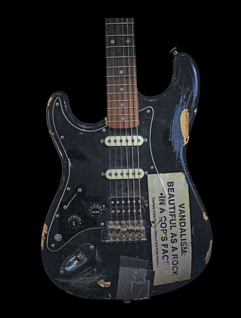 ~ Kurt Cobain Fender Acoustic Guitar, Fender Acoustic, Famous Guitars, Best Guitar Players, Cool Electric Guitars, Guitar Shop, Guitar Tabs, Music Guitar, Fender Stratocaster