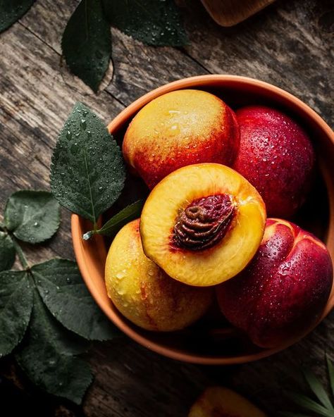 Food Photography Composition, Flower Cafe, An Old Soul, Food Goals, Slow Food, Summer Beauty, Sweet Orange, Citrus Fruit, Summer Fruit