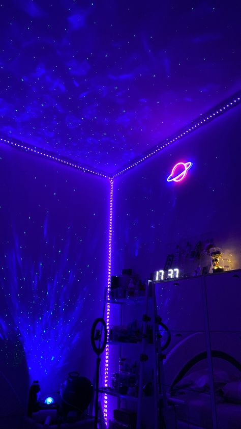 Room Light Background Aesthetic, Dark Room Led Lights, Blue Light Room Aesthetic, Nightcore Bedroom, Dark Room Inspiration Bedroom, Led Lights Bedroom Aesthetic Boys, Aesthetic Room Night, Blue Aesthetic Room Ideas, Space Room Aesthetic