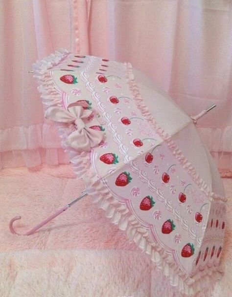 Strawberry Umbrella, Kawaii Umbrella, Cute Umbrellas, Under My Umbrella, Umbrellas Parasols, Kawaii Accessories, Kawaii Aesthetic, Pink Tulle, Sweet Lolita