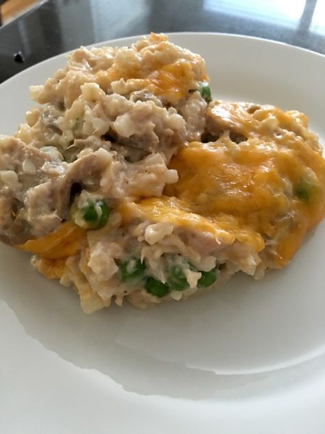 Tuna Noodless Casserole - Killer Keto Keto Tuna, Tuna Casserole Recipes, Tuna Noodle, Tuna Noodle Casserole, Tuna Casserole, Keto Casserole, Low Carb Casseroles, Noodle Casserole, Low Carb Diets