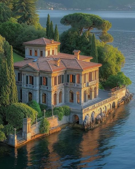 Villa In Italy, Castle House Design, Dream Villa, Italy Villa, Elegant Lifestyle, Villas In Italy, Dream Mansion, Umbria Italy, Sims 4 Houses