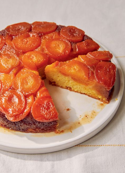 Mary Berry Apricot & Cointreau Pudding Recipe | BBC2 Mary’s Foolproof Dinners Easy Delicious Dinner Recipes, Sponge Pudding, Mary Berry Recipes, Apricot Cake, Vegan Tiramisu, Baking Deserts, Salad Cake, Mary Berry Recipe, Apricot Recipes