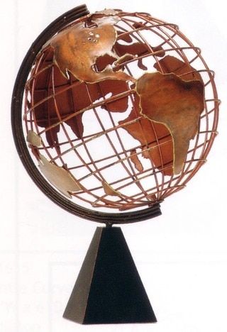 On this website they have a outdoor spinning globe sculpture Copper Office, Free Wallpaper Desktop, Globe Ideas, Globe Map, Copper Interior, Map Compass, Garden Globes, Globe Art, Planetary Gear