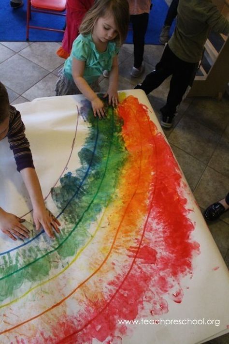 Let's Make a Rainbow Together by Teach Preschool - rainbow art - preschool collaborative art projects Handprint Rainbow, Art Projects For Toddlers, Projects For Toddlers, March Bulletin Board, Teach Preschool, Make A Rainbow, Collaborative Art Projects, Collaborative Art, Christmas Outfits