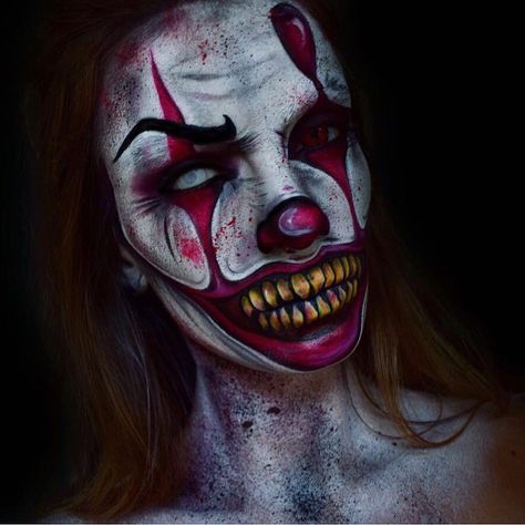 10 Scary Pennywise Clown Halloween Makeup Tutorials - It Movie Halloween Makeup Ideas Clown Makeup Looks, Halloween Makeup Tutorials, Halloween Makeup Artist, Halloween Make-up Looks, Scary Clown Makeup, Horror Make-up, Clown Halloween, Pennywise The Clown, Halloween Clown