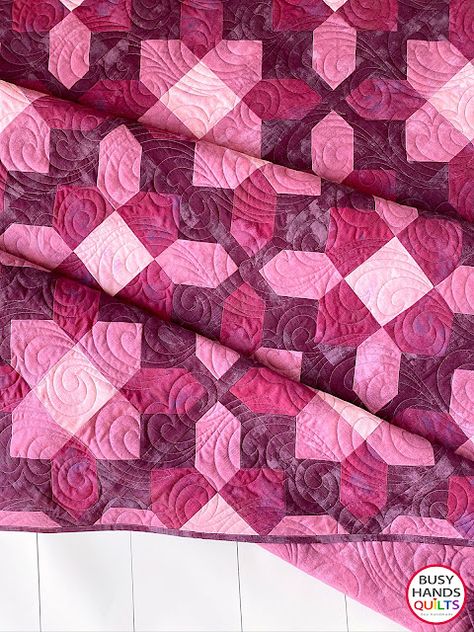 Busy Hands Quilts: Sweet Comfort Throw Quilt - The Plum One! Plum Quilt, Easy Quilting Design, Moda Grunge, Heart Quilt Pattern, Easy Quilt, Heirloom Quilt, Pink Quilts, Easy Quilt Patterns, Quilt Binding