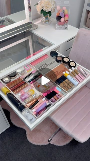 Ikea Vanity Hack Make Up, Ikea Vanity Ideas, Ikea Vanity Hack, Ikea Vanity Table, Vanity Collections, Ikea Makeup Vanity, Diy Walk In Closet, Ikea Komplement, Alex Drawers