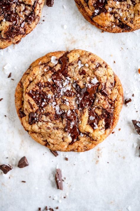 Cookie Aesthetic, Baked Chocolate Chip Cookies, Movie Theater Snacks, Brown Butter Chocolate Chip, Brown Butter Cookies, Tasty Pastry, Sweet Bakes, Brown Butter Chocolate Chip Cookies, Perfect Movie